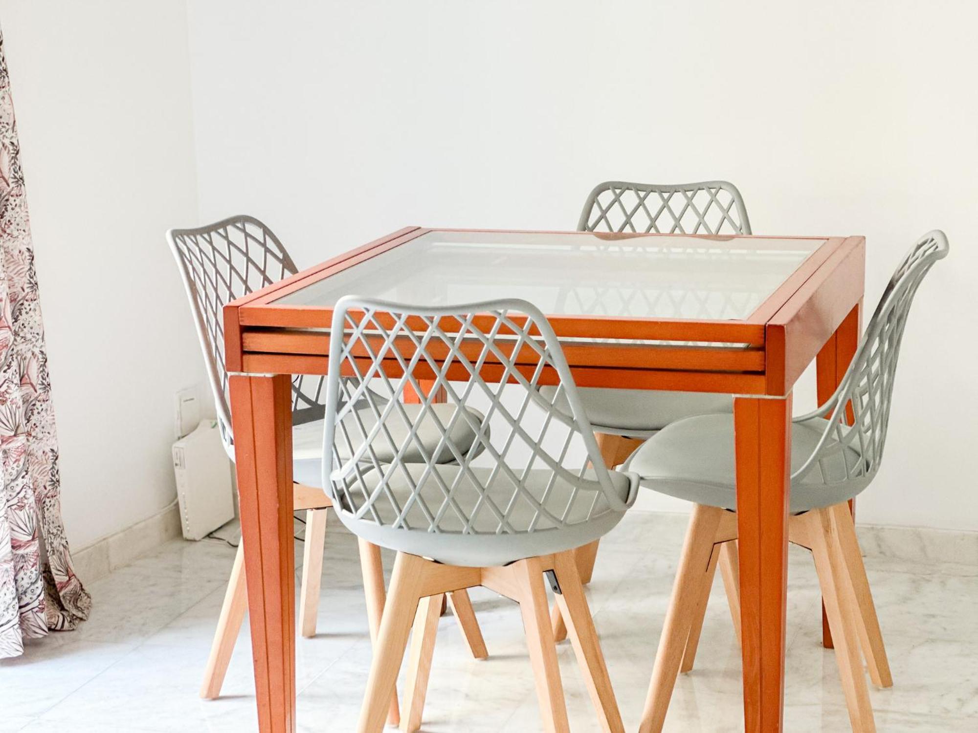 Appartement Cozy Budget 2br With Ac, 1 Bath, Private Parking Opt *