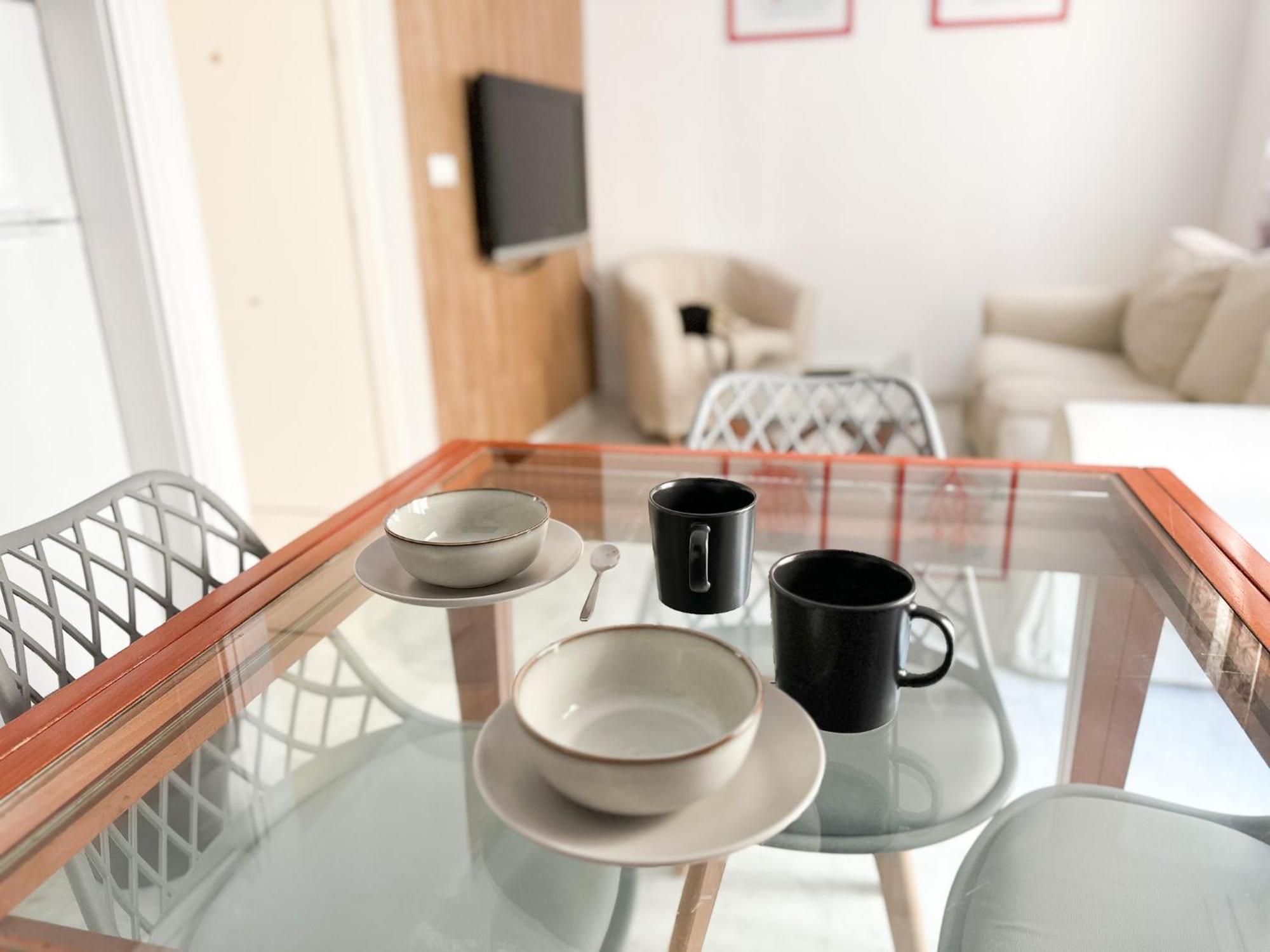 Cozy Budget 2br With Ac, 1 Bath, Private Parking Opt Apartment Sevilla